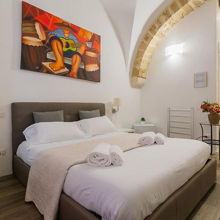 Red Rooms By Wonderful Italy Bari Exterior foto
